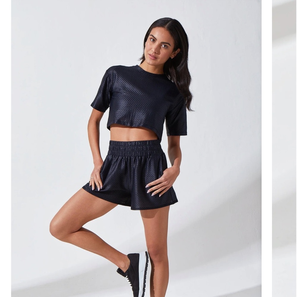 Noli yoga Athletic Shorts and crop top
